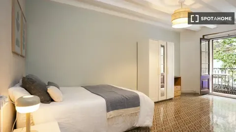 Room for rent, Barcelona (4/19)