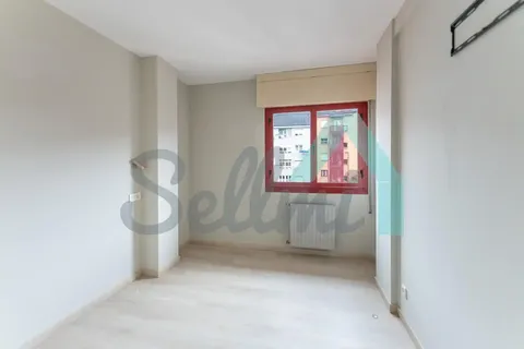 Pis de 137 m² a Oviedo
