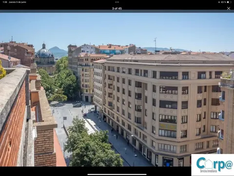 Pis de 189 m² a Pamplona