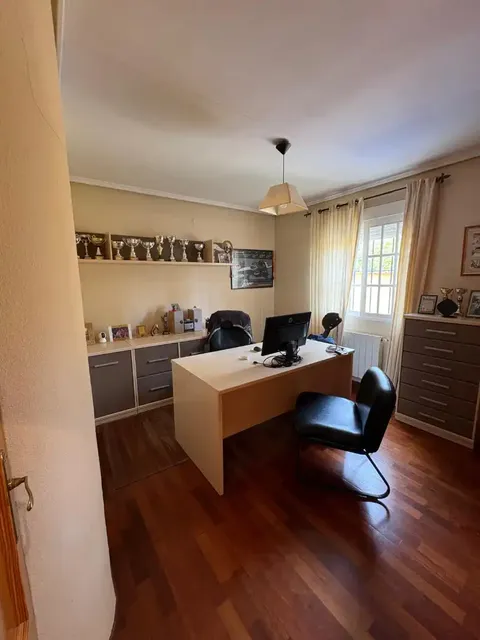 Casa de 330 m² en Riba-roja de Túria