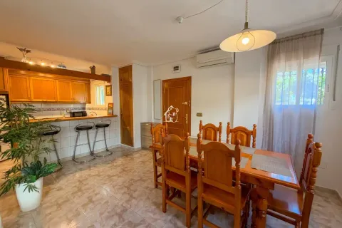 Casa de 100 m² a Oriola