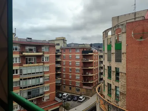 Pis de 77 m² a Oviedo