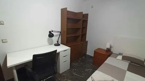 Habitació de lloguer, Aielo de Malferit