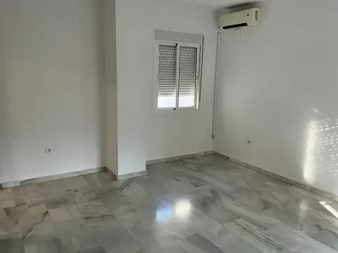 Pis de 90 m² a Dos Hermanas