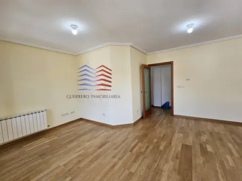 Pis de 147 m² a Ourense