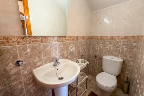 Casa de 100 m² a Oriola