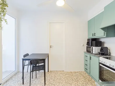 Habitació de lloguer, Torrevella