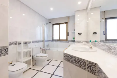 Zimmer zur Miete, Madrid (4/10)