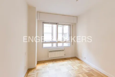 Wohnung 191 m² in Madrid