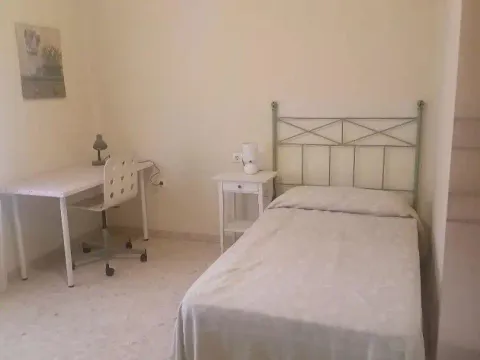 Stanza in affitto, Cordova (2/7)