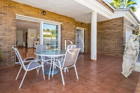 Haus 220 m² in Cubelles