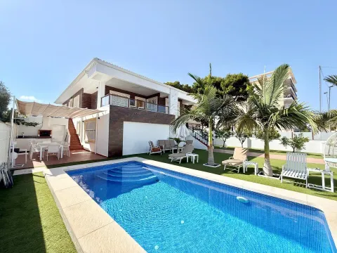 Casa de 148 m² en Orihuela