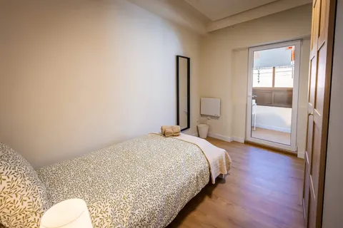 Habitació de lloguer, Parla