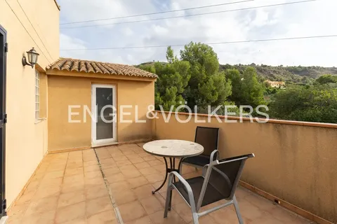 Casa de 350 m² a Petrés