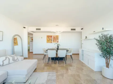 Pis de 131 m² a València