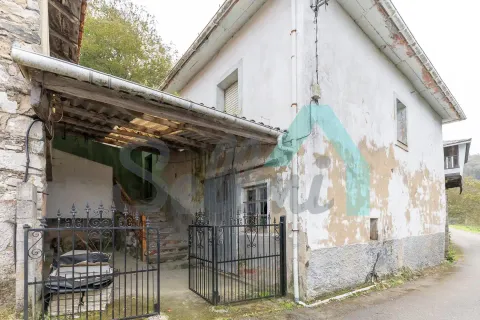 House 109 m² in Salas