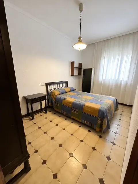 Habitació de lloguer, Utrillas