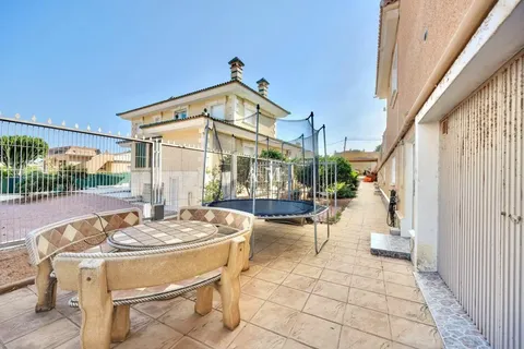 Casa de 360 m² a Torrevella
