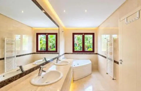 Moradia 325 m² em Marbella