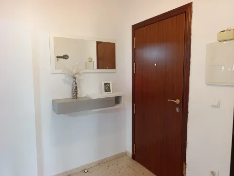 Pis de 95 m² a Sanlúcar la Mayor (2/14)