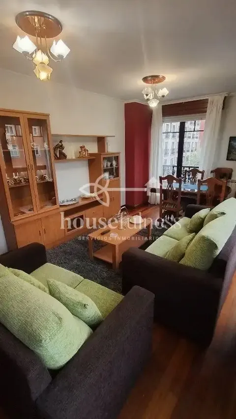 Pis de 1001 m² a Narón