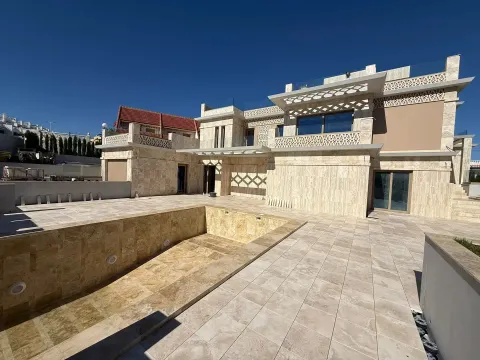 Будинок 1100 м² у Torrevieja