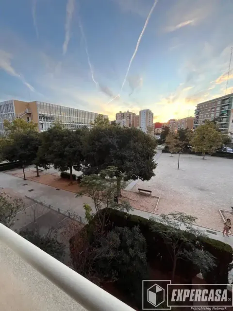 Wohnung 102 m² in Valencia