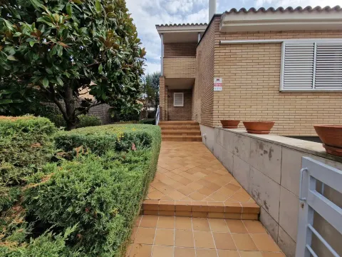 House 367 m² in Llinars del Vallès (4/37)