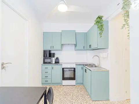 Habitació de lloguer, Torrevella