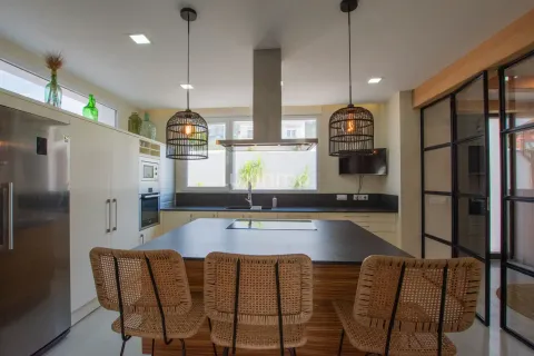 Haus 300 m² in Dénia