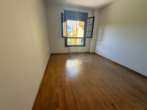 Pis de 91 m² a Nava