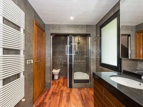 Maison 255 m² à Sant Cugat del Vallès