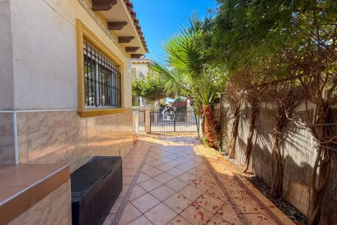 Casa de 100 m² a Oriola