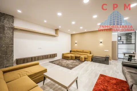 Flat 225 m² in Madrid (2/30)