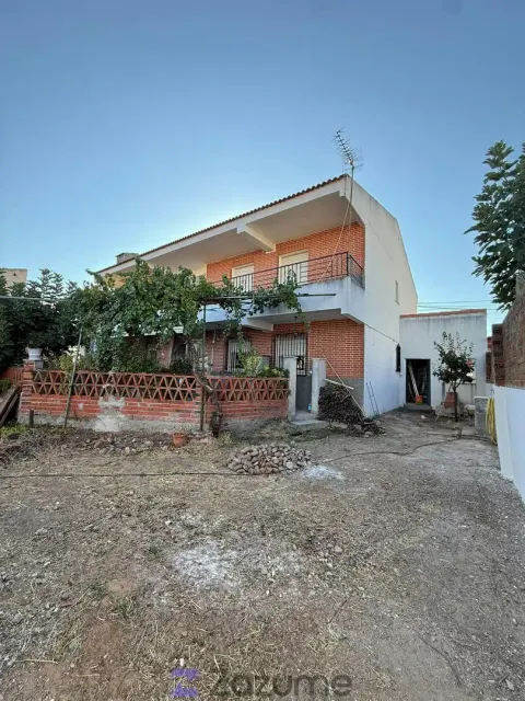 Casa de 125 m² a Cazalegas
