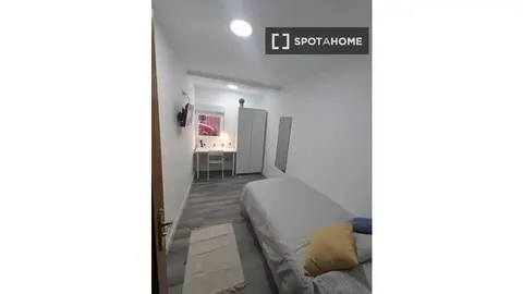 Кімната в оренду, Madrid