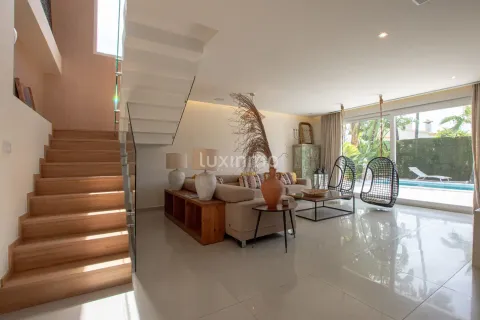 Haus 300 m² in Dénia