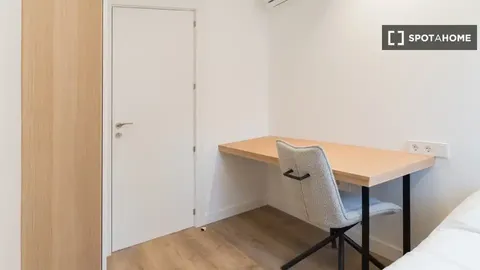 Кімната в оренду, Móstoles