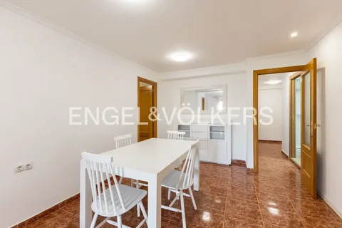 Pis de 77 m² a València