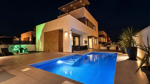 Casa de 150 m² a Oriola