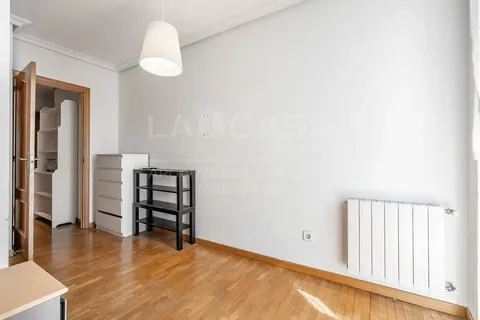 Wohnung 94 m² in Madrid