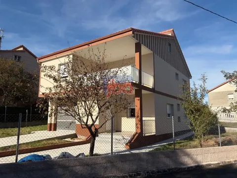 Haus 200 m² in San Cibrao das Viñas