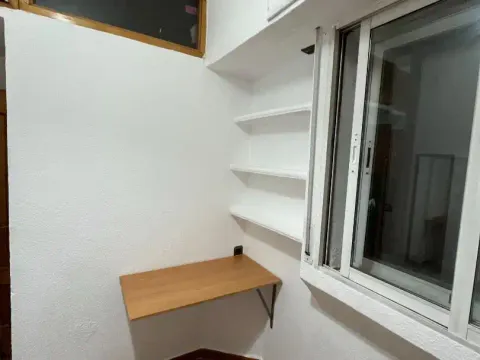 Room for rent, Madrid (3/7)