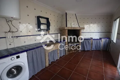 Будинок 136 м² у Chiva