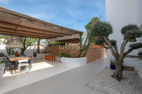 Haus 300 m² in Dénia