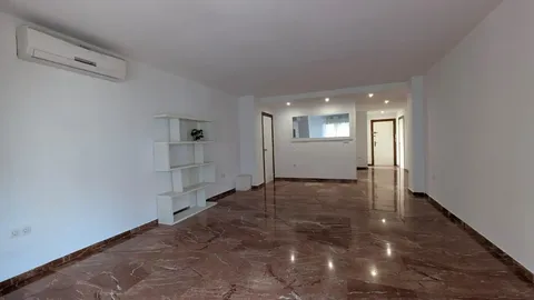 Flat 145 m² in Granada