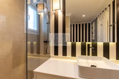 Appartamento 177 m² a Madrid