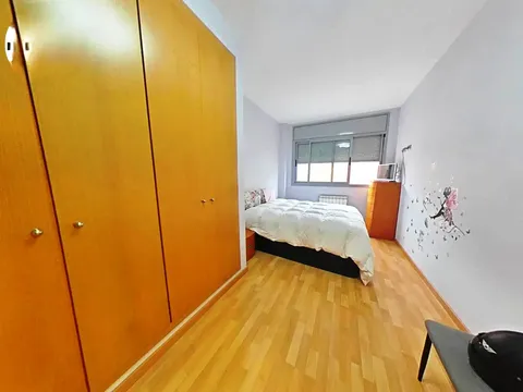Pis de 80 m² a Terrassa
