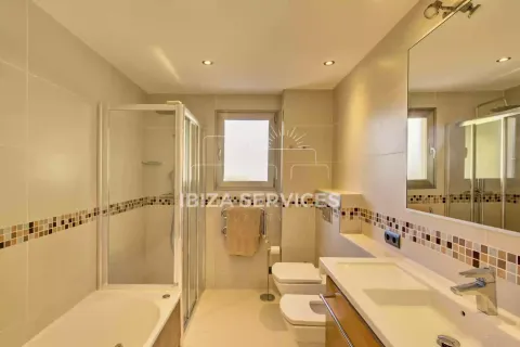 Haus 250 m² in Santa Eulària des Riu
