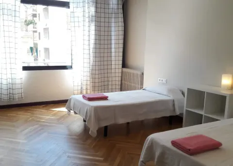 Habitació de lloguer, Barcelona (2/10)